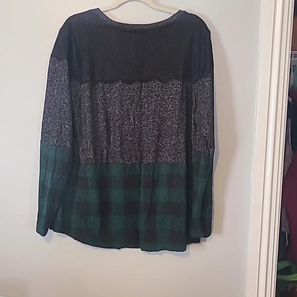 Stylish Black Green Lace Plaid Top Maurices Size XXL Lightweight Long Sleeves - Picture 7 of 8